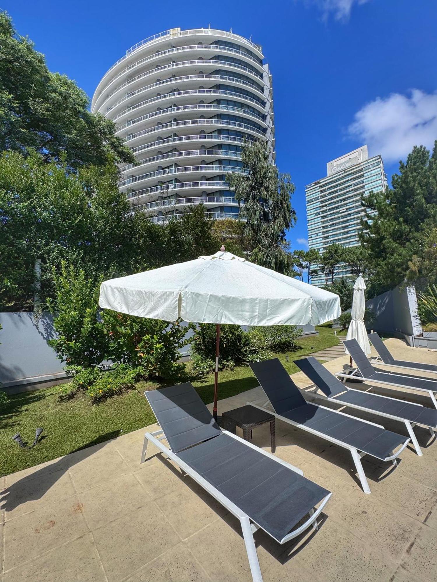 Apartamentos Torre Tressesenta Пунта-дель-Эсте Экстерьер фото